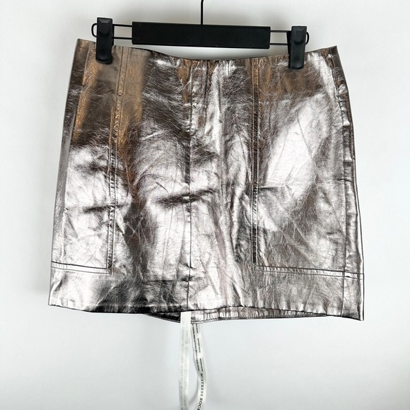 NWT Silver Metallic Mini Skirt | US Size Medium - Picture 1 of 9